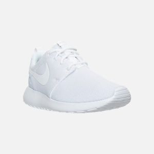 White Nike Roshe One